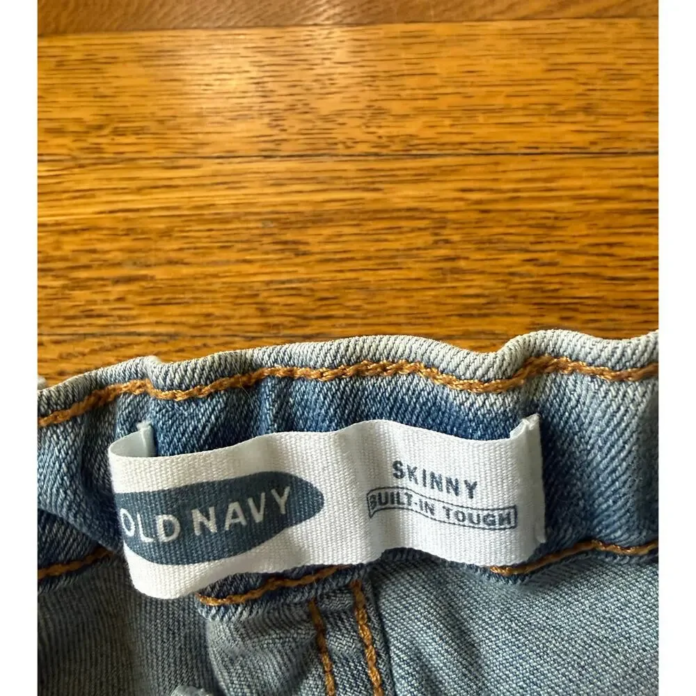 Old Navy Girls' Light Wash Distressed Jeans Size 6-7